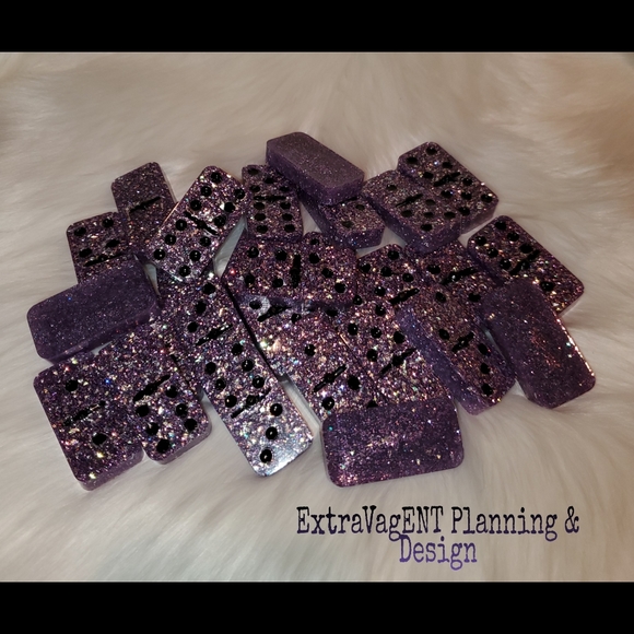 CUSTOM DOMINOS - Picture 1 of 1